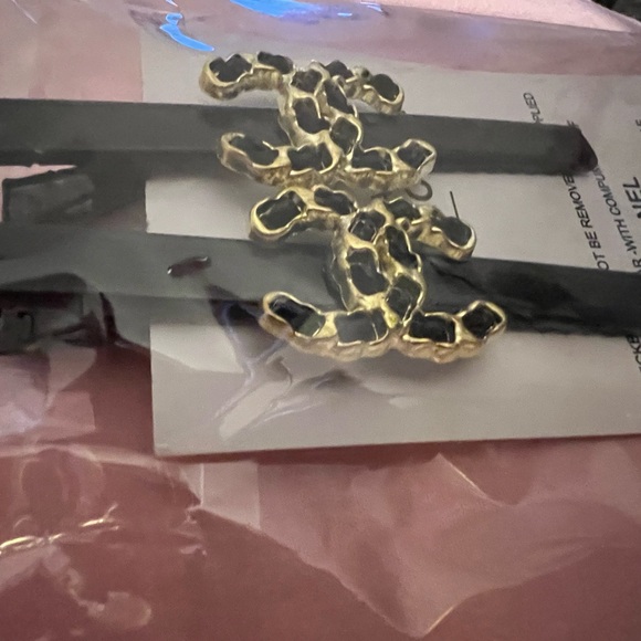 Chanel Black and Gold Women's Hair Clips Promoting CHANEL Gabrielle Parfum NWT - Picture 1 of 6